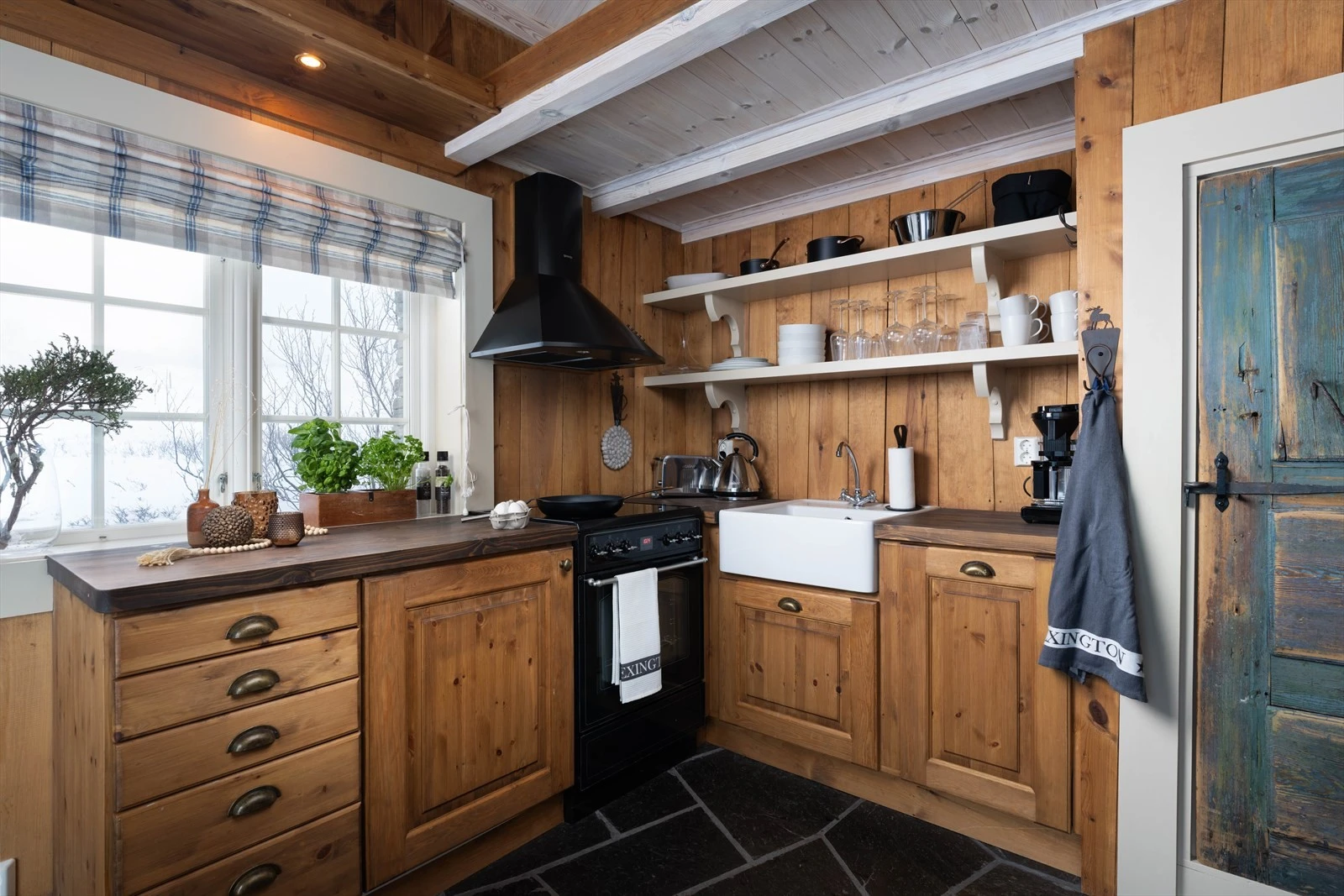 Steinhytte Galleribilde