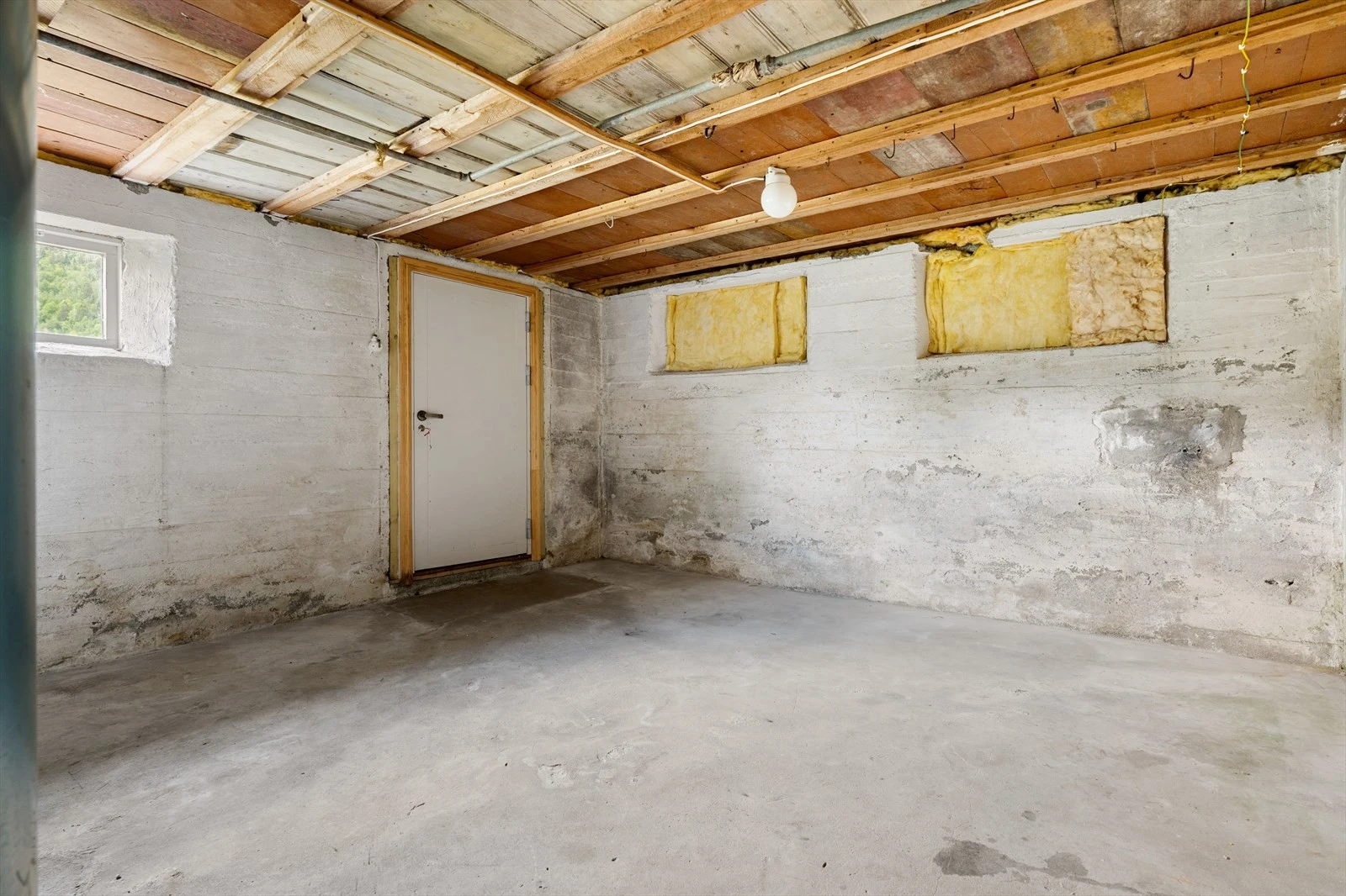 Det største bodrommet er på ca. 16,5 m² og har egen inngangsdør fra fremsiden av huset. Galleribilde