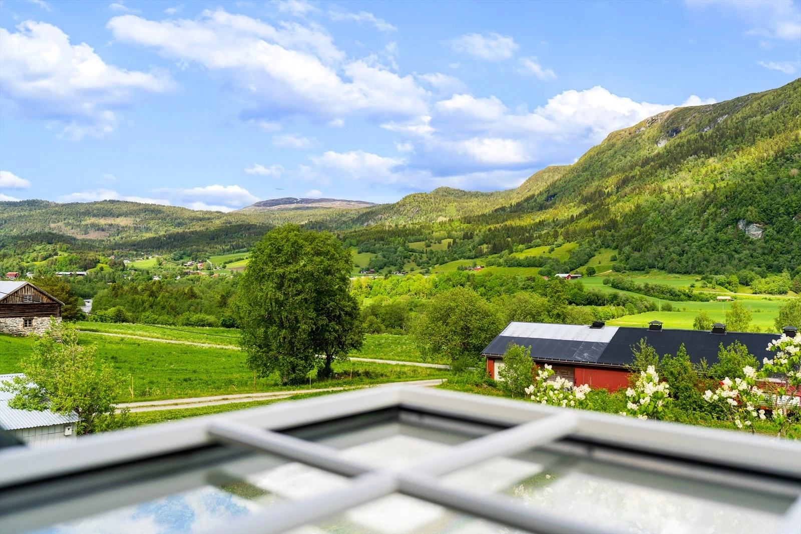 Rolig og landlig utsikt fra soverommene. Galleribilde