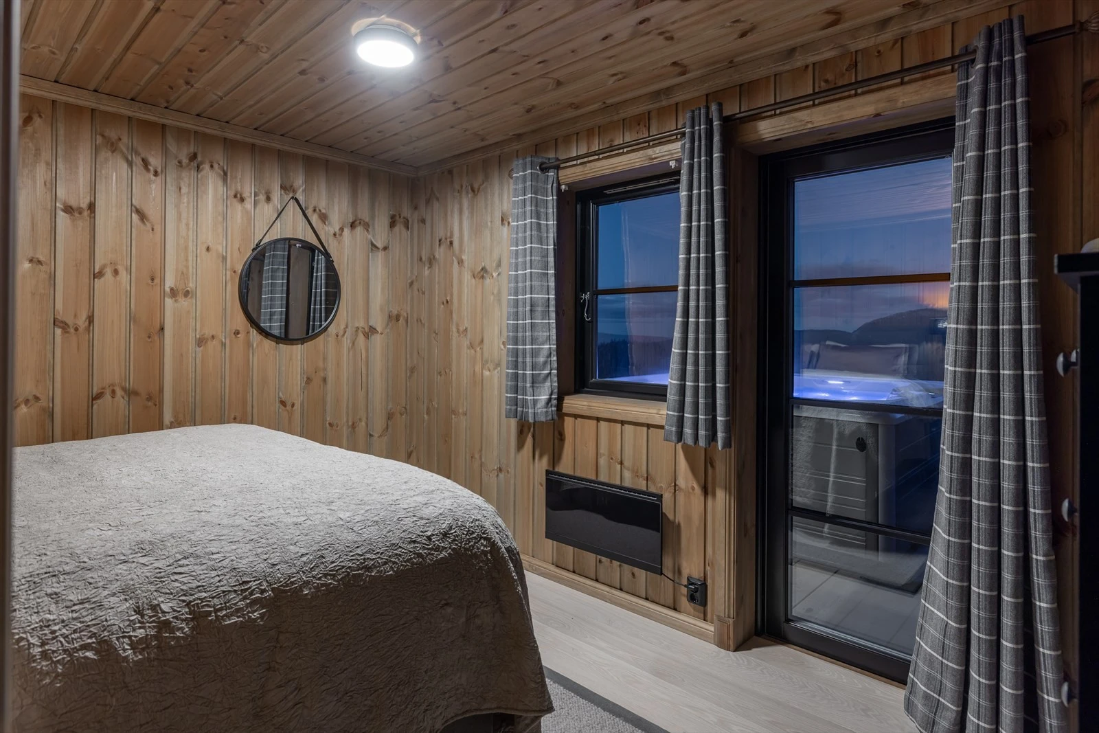 Fra soverommet er det direkte adkomst til den ene terrassen Galleribilde