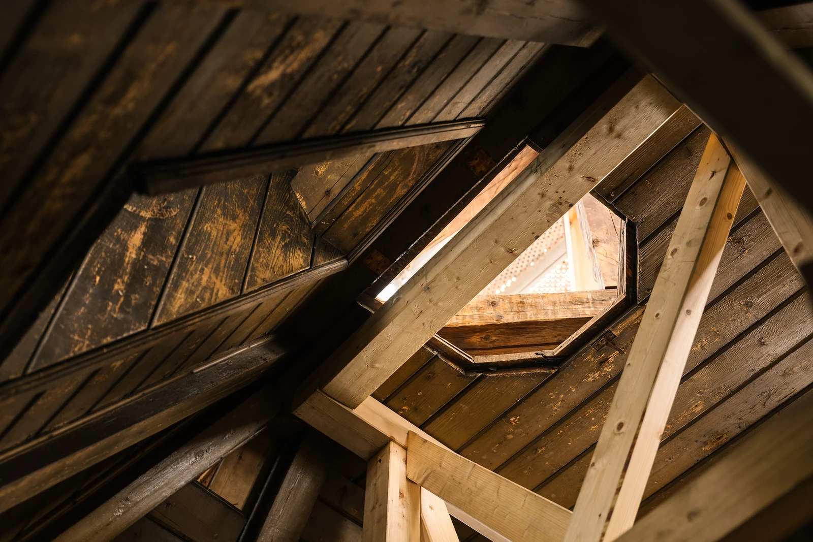 Interiørdetalj fra tårnet i Brannvakten. Tårnet ble bl.a. brukt til tørking av brannslanger. Foto: Fredrik Hansson. Galleribilde