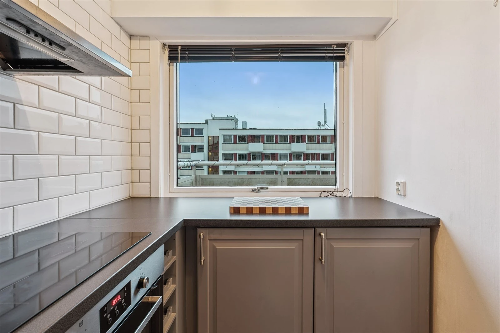 Godt med skap- og benkeplass