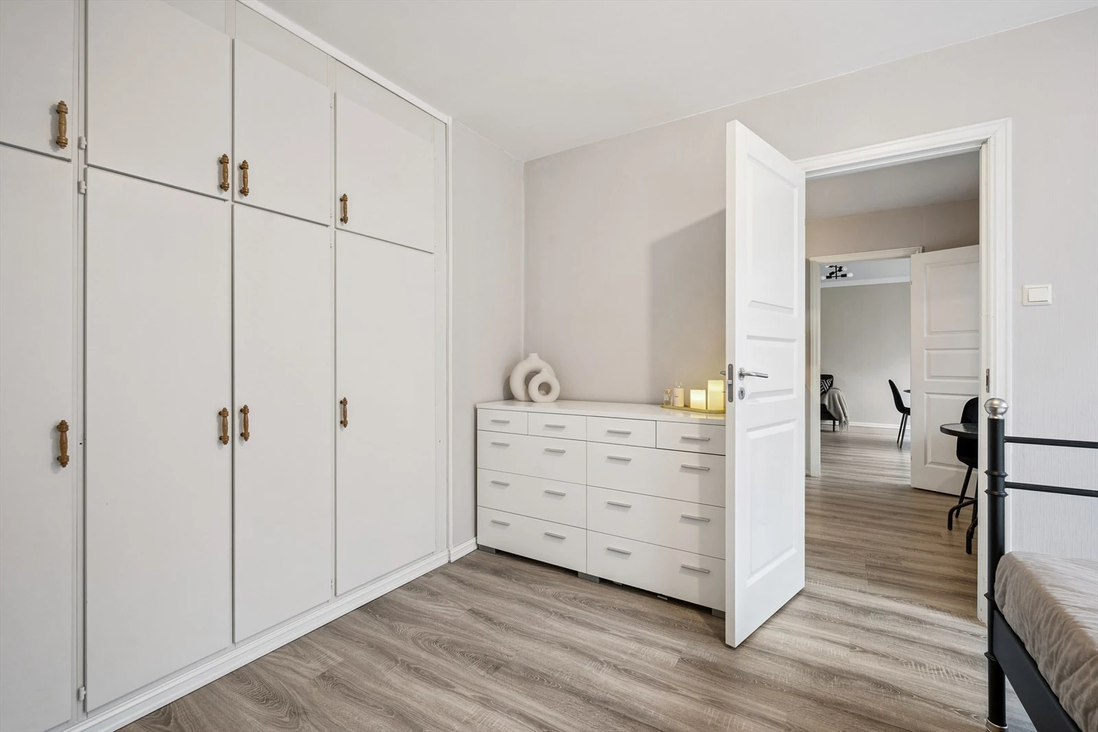 Romslig soverom med god garderobeplass