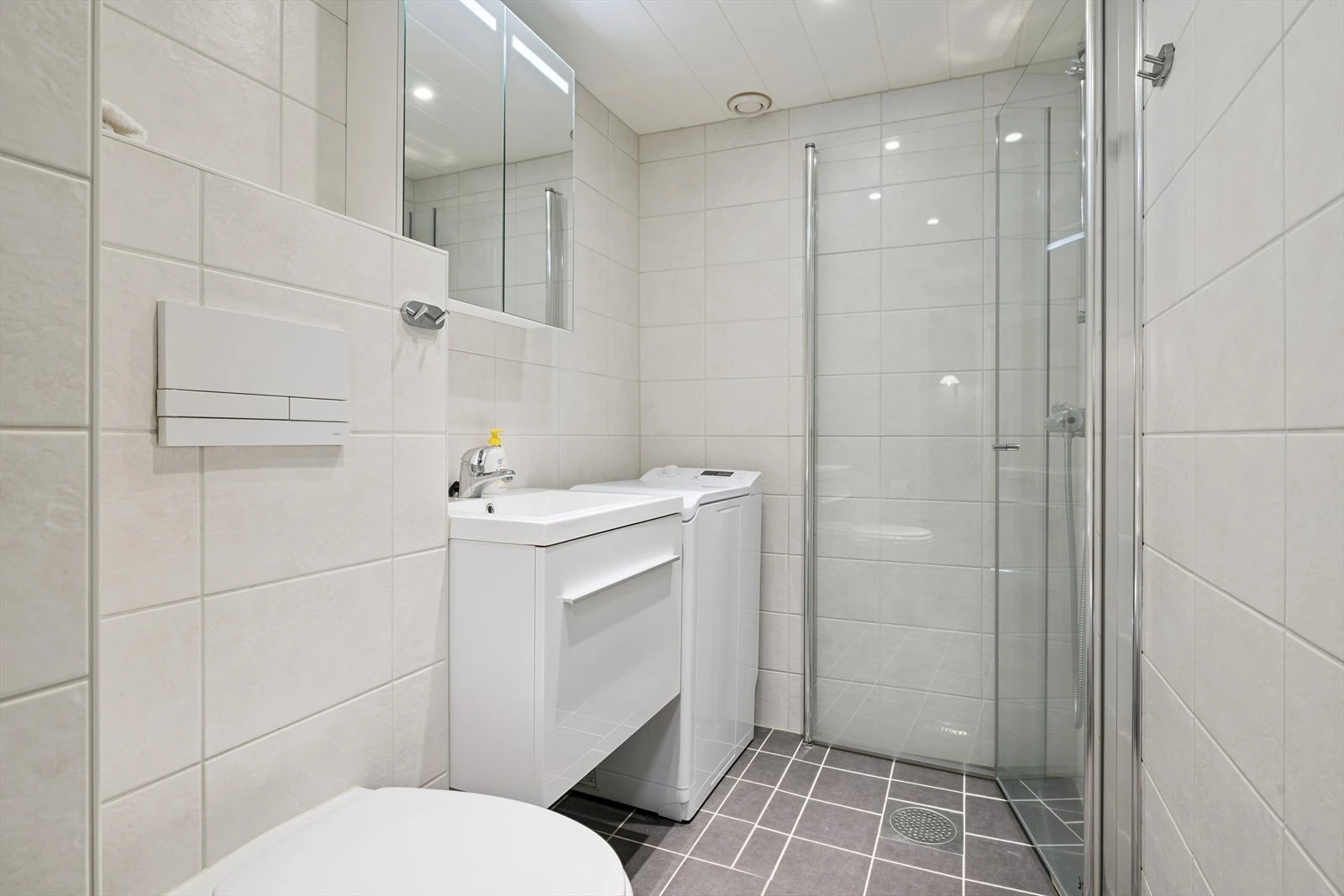 Pent flislagt bad med varmekabler