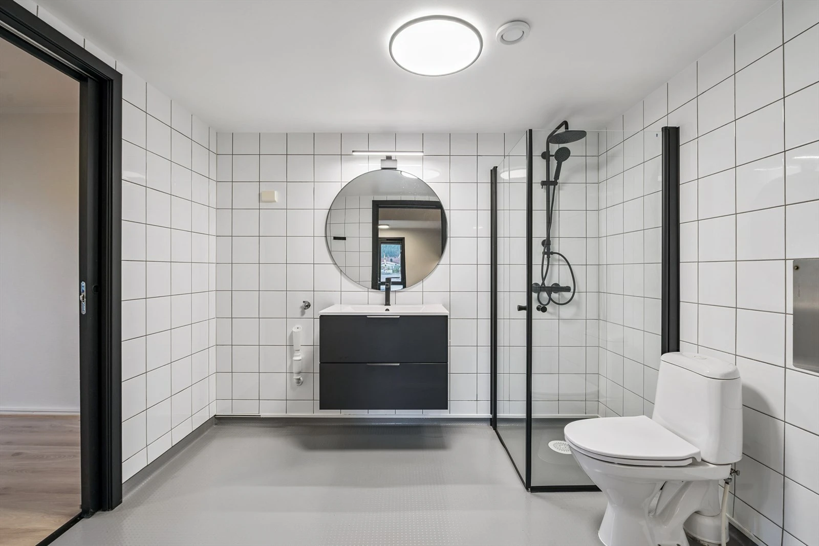 Tidløst og moderne bad.