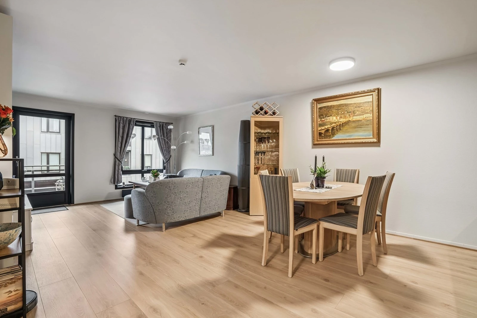 God plass til å møblere stuen