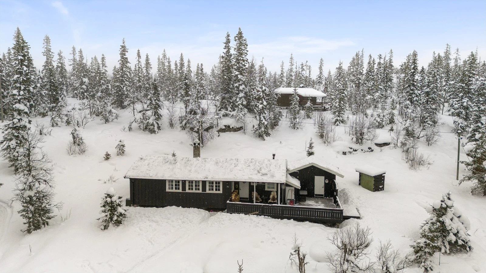 Trivelig uteplass med nærhet til naturstier og turmuligheter.