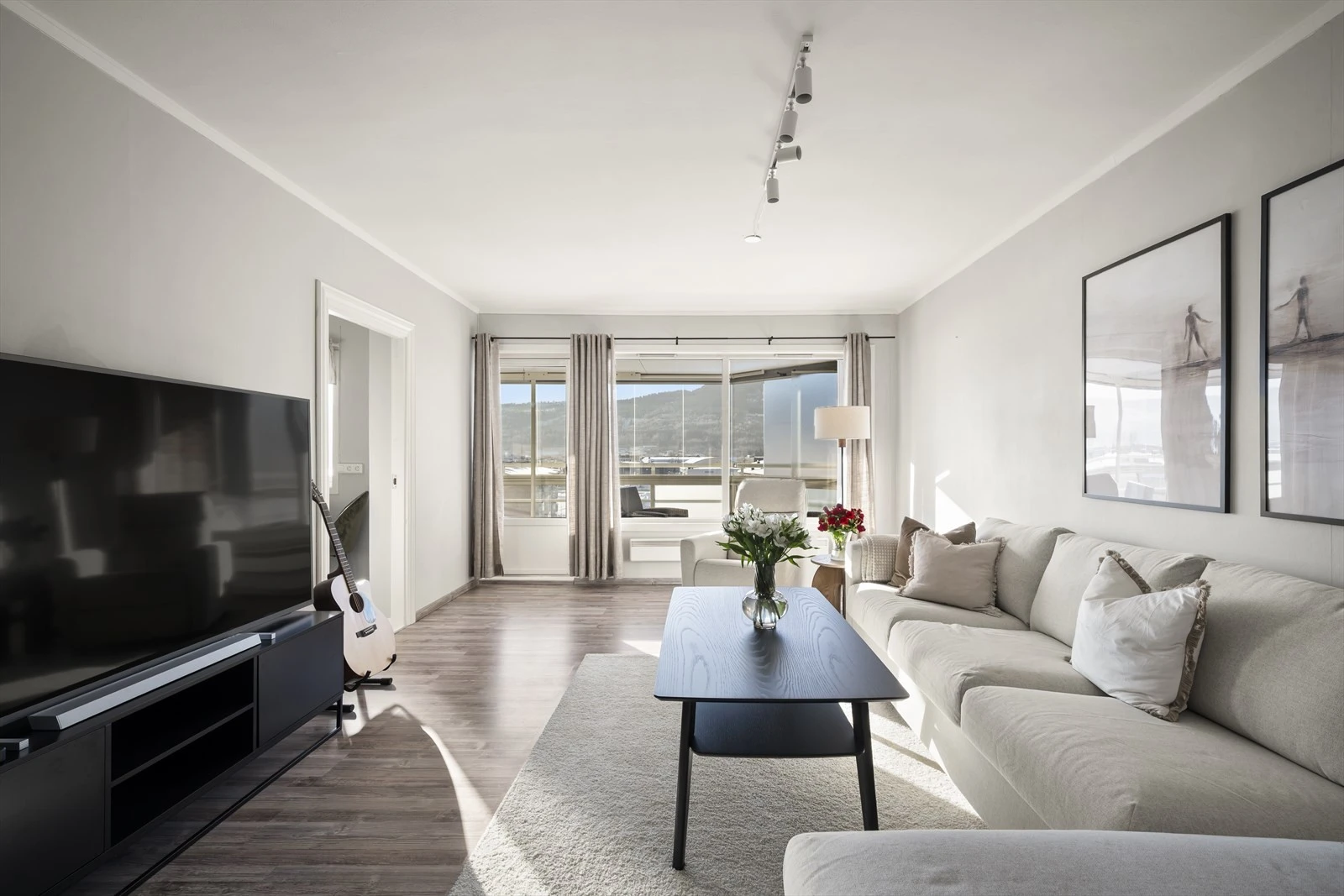 NBBO Eiendomsmegling v/Tomas Urbanik ønsker velkommen til visning i Korsveien 51!