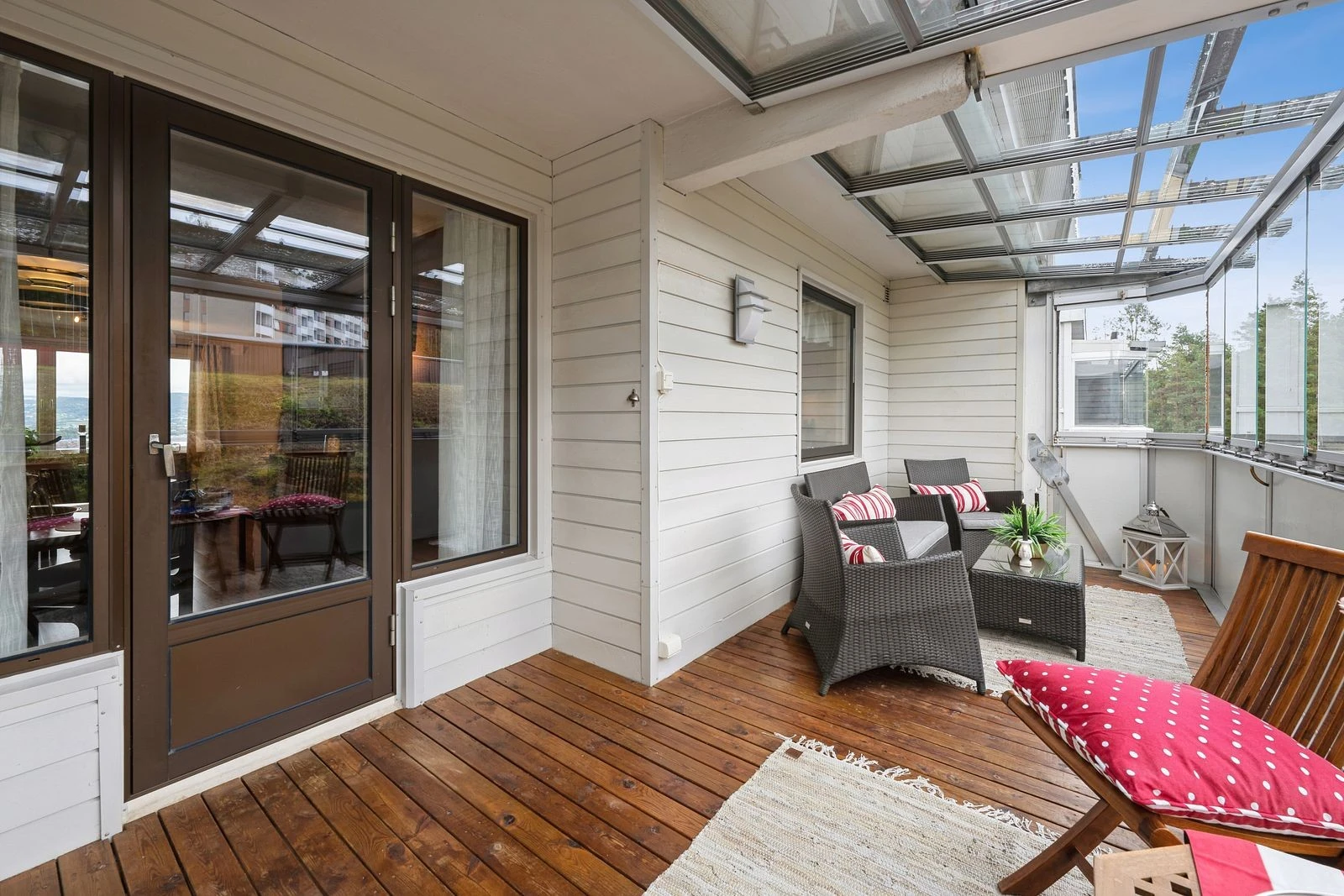 Beskyttet mot vær og vind, men fortsatt med åpen følelse.