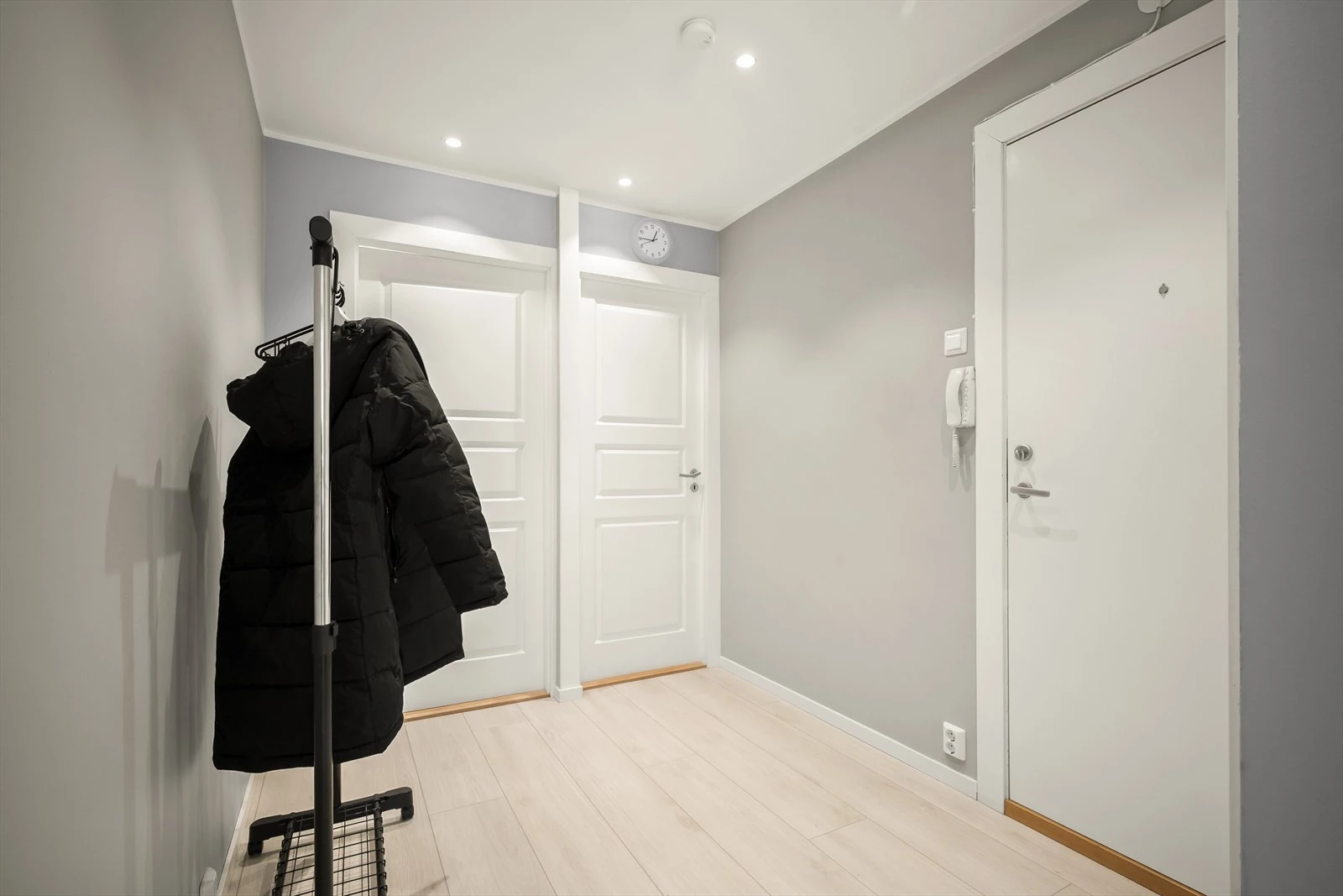 Innbydende entré som gir et svært godt førsteinntrykk.