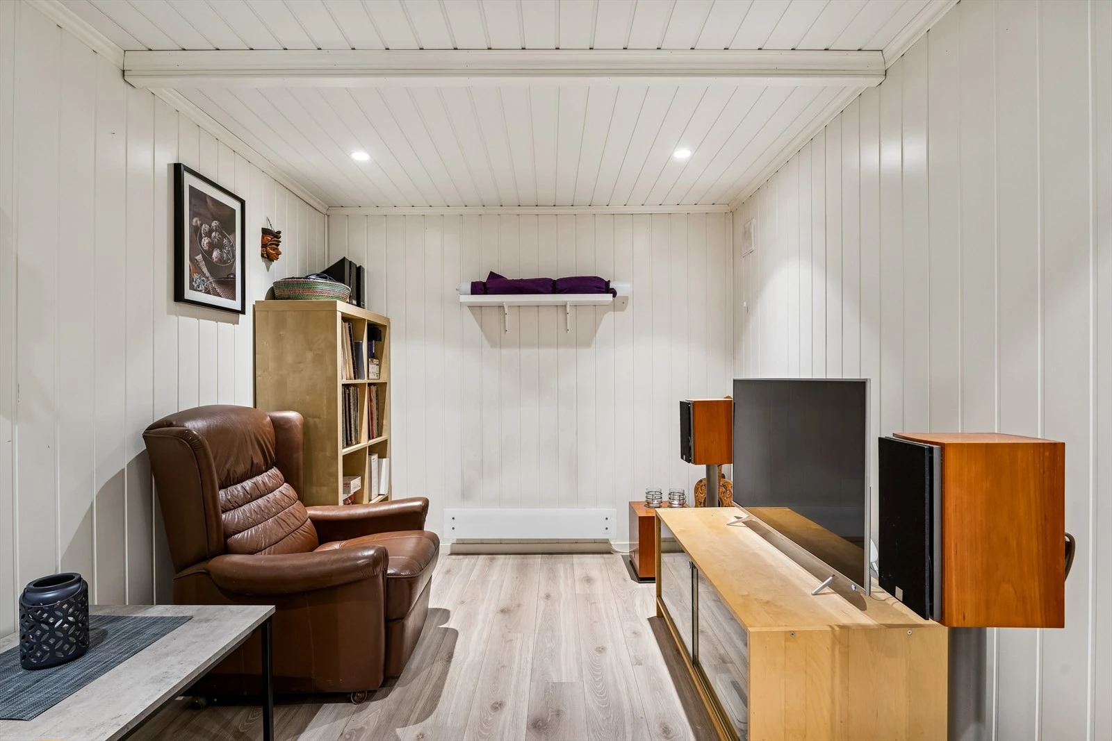 Boligen har også en flott kjellerstue i underetasjen (NB: rommet er registrert som bod)