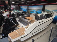 Uttern T65 Premium White powered by Mercury F 200 V6 - Innbytte/Finans