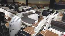 Uttern D65 Premium White Edition // 2026 Mercury F 200 V6 // Innbytte/Finans