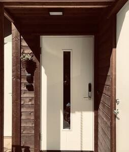 Kodelås på inngangsdøren Galleribilde