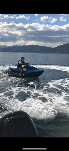 Vannscooter kan leies med Galleribilde