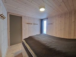 Soverom 1 nede med 160cm seng Galleribilde