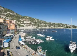 VILLEFRANCHE-SUR-MER - GAMLEBYEN: Fantastisk 2-roms leilighet på 63 m² ...