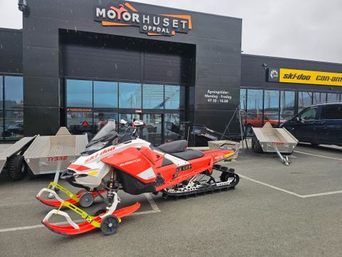 Ski-doo Summit