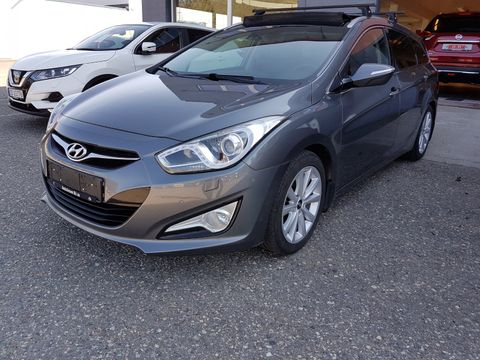 Hyundai i40 1,7 CRDi 115hk Premium Keyless, glasstak, skinn 2011, 101 000 km, kr 134 000,- Hyundai i40 1,7 CRDi 115hk Premium Keyless, glasstak, skinn 2011, 101 000 km, kr 134 000,-
