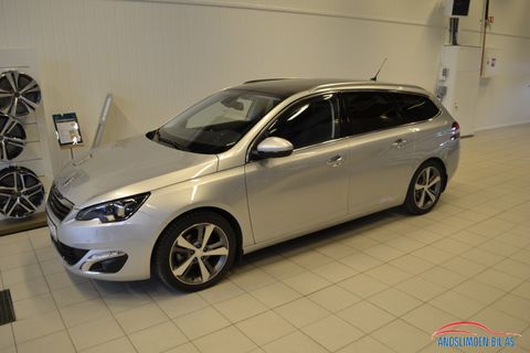 Peugeot 308 SW 1,2 PureTech 130hk Allure Navi, R-kamera, glasstak 2014, 58 000 km, kr 174 000,- Peugeot 308 SW 1,2 PureTech 130hk Allure Navi, R-kamera, glasstak 2014, 58 000 km, kr 174 000,-