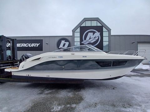 Uttern D77 Premium Edition powered by Mercury 300 Verado - Velutstyrt båt