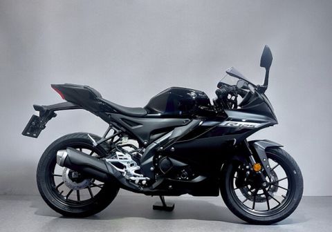 Yamaha R