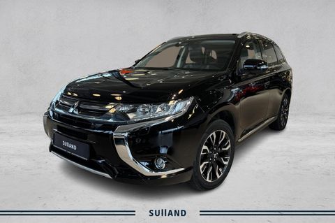 2017 Mitsubishi Outlander PHEV - Romslig og oversiktlig SUV.