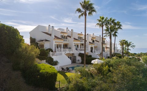 Mijas Costa - Stor rekkehusbolig i Calahonda med panoramautsikt og privat basseng – bilde 4