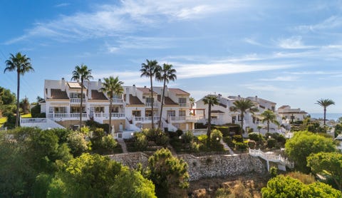 Mijas Costa - Stor rekkehusbolig i Calahonda med panoramautsikt og privat basseng – bilde 7