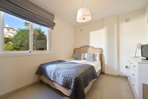 Estepona - Lys og romslig 3-soveroms rekkehus med privat hage i eksklusive El Campanario – bilde 9