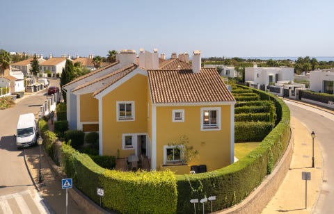Estepona - Lys og romslig 3-soveroms rekkehus med privat hage i eksklusive El Campanario – bilde 12
