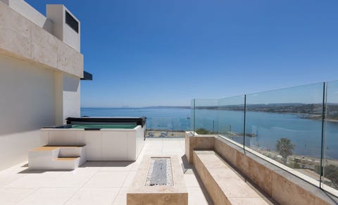 Nyoppført strandlinje-dupleks med panoramautsikt - Luksusleilighet i hjertet av Estepona – bilde 5