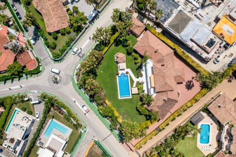 Eksklusiv villa i La Cerquilla, Nueva Andalucía - Nyrenovert perle med spektakulær utsikt mot La Concha – bilde 2
