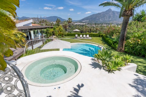 Las Brisas - Eksklusiv Bali-inspirert luksusvilla med panoramautsikt mot La Concha – bilde 5