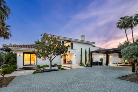 Eksklusiv golfvilla i Nueva Andalucia med panoramautsikt og moderne eleganse - Nyrenovert og innflyttingsklar – bilde 11
