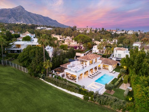 Eksklusiv golfvilla i Nueva Andalucia med panoramautsikt og moderne eleganse - Nyrenovert og innflyttingsklar – bilde 12