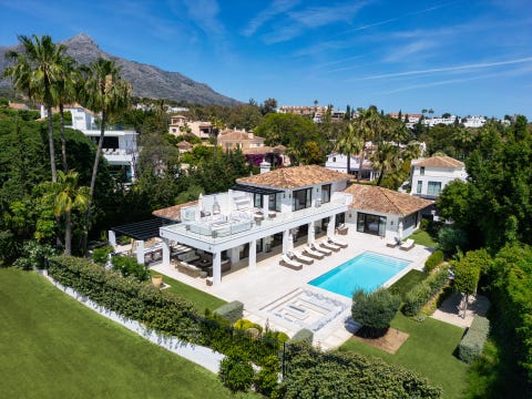 Eksklusiv golfvilla i Nueva Andalucia med panoramautsikt og moderne eleganse - Nyrenovert og innflyttingsklar – bilde 3