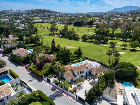 Eksklusiv golfvilla i Nueva Andalucia med panoramautsikt og moderne eleganse - Nyrenovert og innflyttingsklar – bilde 8