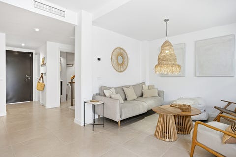 Elegant 3-soveroms rekkehus med privat basseng og solrike terrasser i attraktivt område - Turistlisens på plass – bilde 6