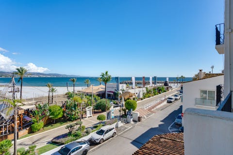 Strandnær 2-soveroms leilighet i hjertet av Puerto Banús - med hav- og fjellutsikt - Stort utleiepotensial! – bilde 2