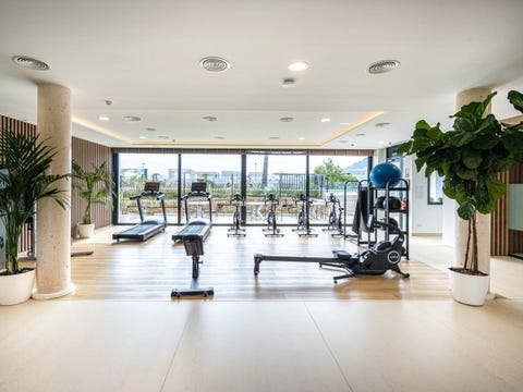 Eksklusiv nybygg-penthouse med privat takterrasse og basseng i Marbella – panoramautsikt og resortfasiliteter – bilde 7
