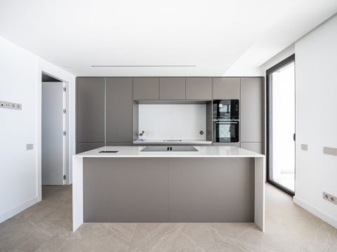 Eksklusiv nybygg-penthouse med privat takterrasse og basseng i Marbella – panoramautsikt og resortfasiliteter – bilde 9