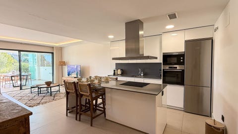 Eksklusiv hageleilighet i hjertet av Estepona – Moderne design, store uterom & gangavstand til alt – bilde 5