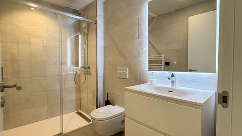 Eksklusiv hageleilighet i hjertet av Estepona – Moderne design, store uterom & gangavstand til alt – bilde 12