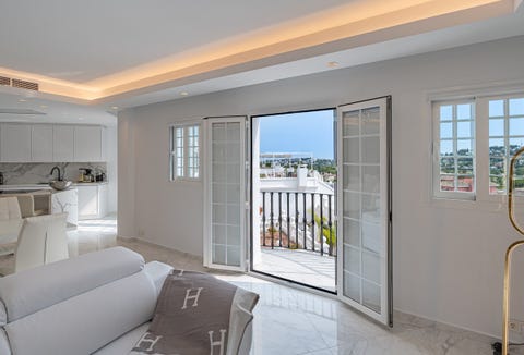 Marbella - Eksklusivt nyrenovert townhouse med spektakulær takterrasse i populære Aloha Pueblo – bilde 9