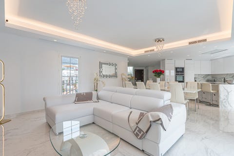 Marbella - Eksklusivt nyrenovert townhouse med spektakulær takterrasse i populære Aloha Pueblo – bilde 7