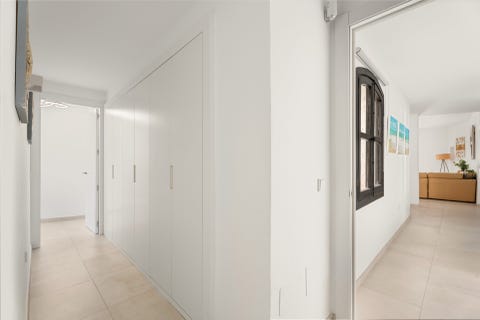 Puerto Banús Marina - Romslig, nyrenovert 3-soveroms leilighet, fullt møblert - Investeringsmulighet!! – bilde 10