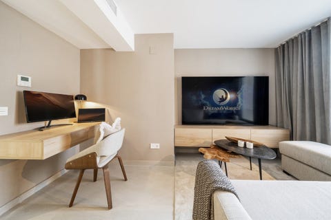 Marbella - Eksklusiv villa på strand­siden av San Pedro - Moderne, funksjonell og innflyttingsklar! 5 soverom og 5,5 bad – bilde 10