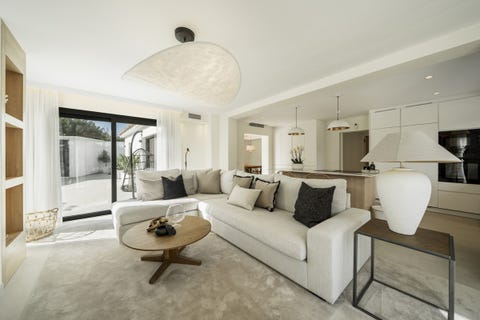 Marbella - Eksklusiv villa på strand­siden av San Pedro - Moderne, funksjonell og innflyttingsklar! 5 soverom og 5,5 bad – bilde 3