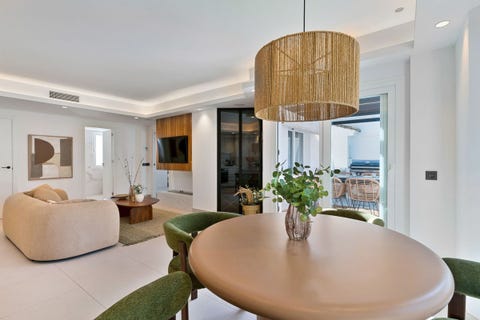 UNDER OFFER - Stilren 3-soveroms duplex-penthouse med solrik vestvendt terrasse i populære Los Naranjos de Marbella – bilde 4